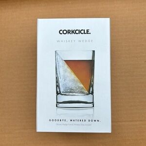 BNWT Corkcicle Whiskey Wedge Glass